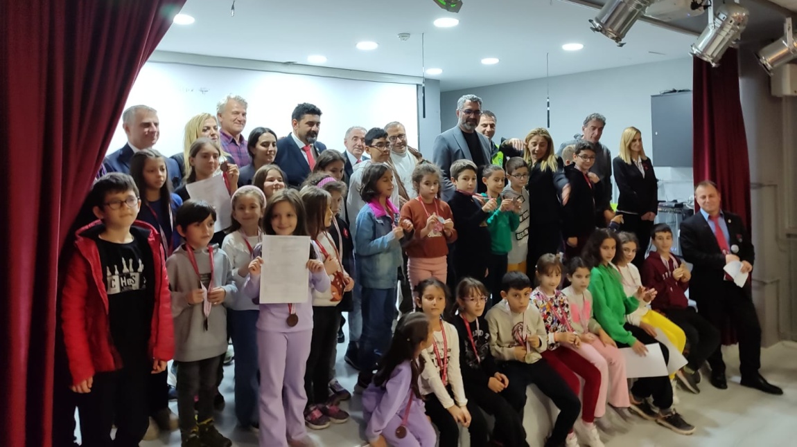 Okulumuzun ev sahipliğinde düzenlenen 2023_2024 İstanbul Küçükler İl Birinciliği Satranç Turnuvası ilçe Milli Eğitim Müdürümüz Mustafa Kıraç' ın katılımıyla tamamlanmıştır.